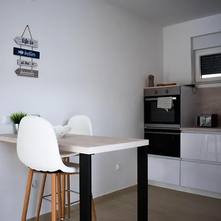 Nana Pag Apartman