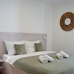 Nana Pag *